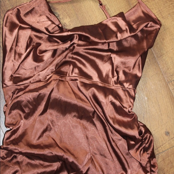 satin drawstring crisscross back dress - Picture 4 of 8